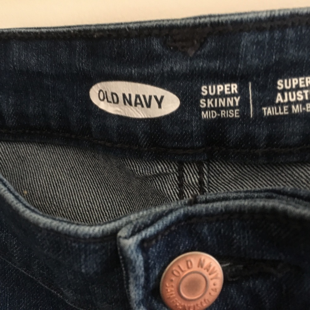 Pre-distressed jeans - Picture 2 of 2